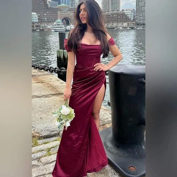 New Women's Off Shoulder Ruched Long Dress with Slit Formal Mermaid Prom Dress - Picture 4 of 8